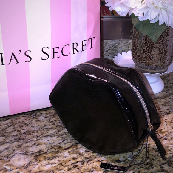 NWT Victoria’s Secret Makeup Bag toiletry girly travel bag red black - Picture 3 of 7